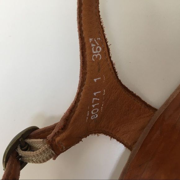 Anthropologie Chie Mihara Quory metallics circle medallion heel Sandals size 6.5 - Picture 5 of 16